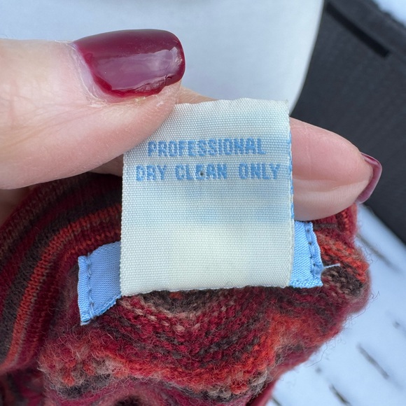 Urchin Women’s Sweater - Picture 7 of 7